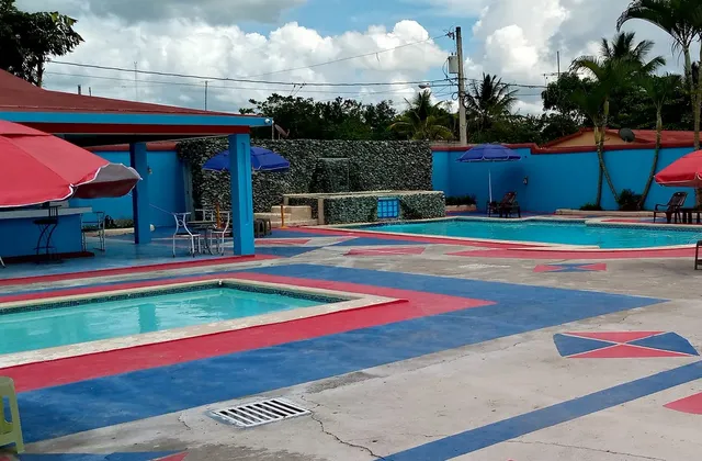 Hotel bar piscina El Soberano Pedro Sanchez 2